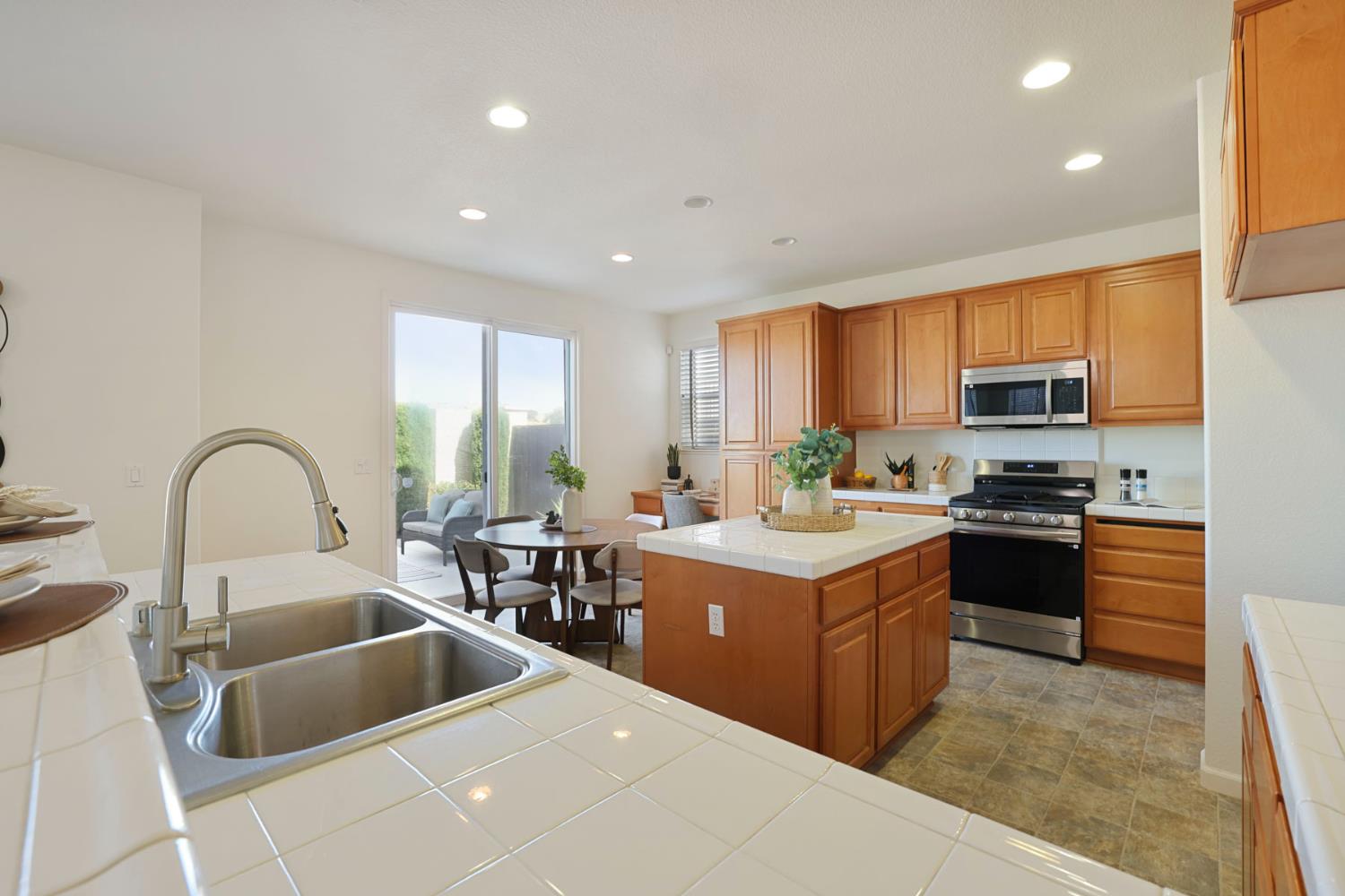 20665 Golf Canyon Ct, Patterson, CA 95363