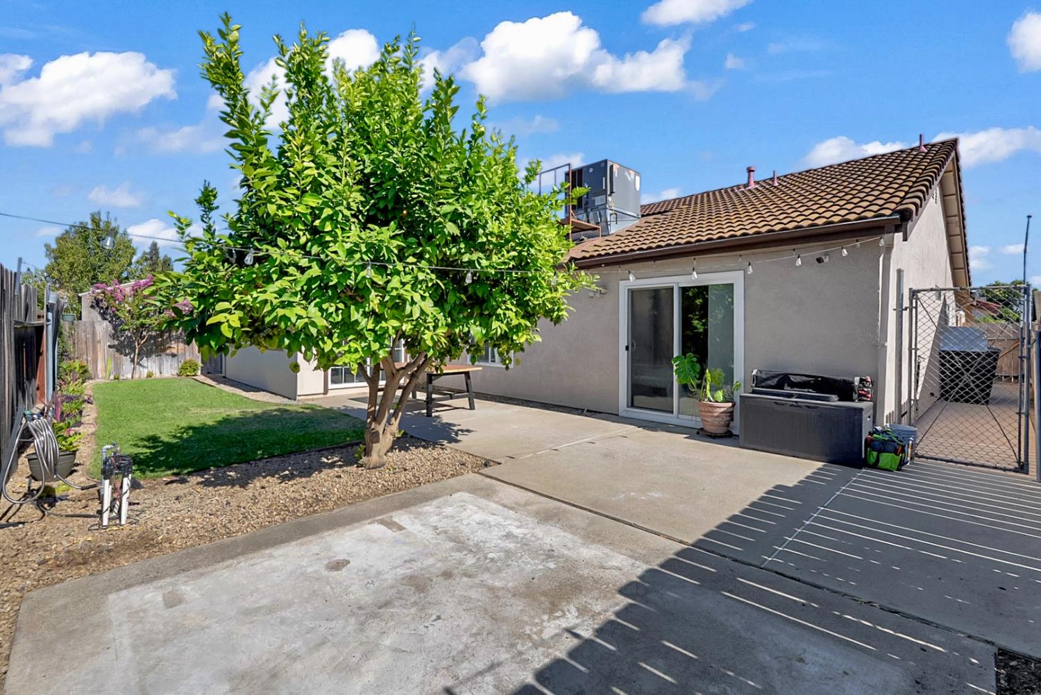 3813 Tumbleweed Ct, Modesto, CA 95355