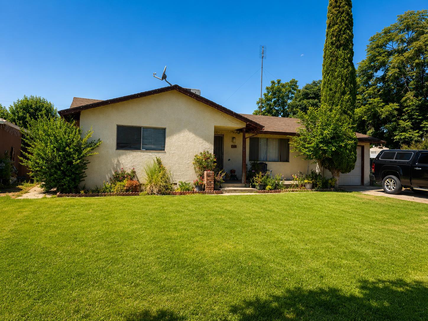 324 N O St, Madera, CA 93637
