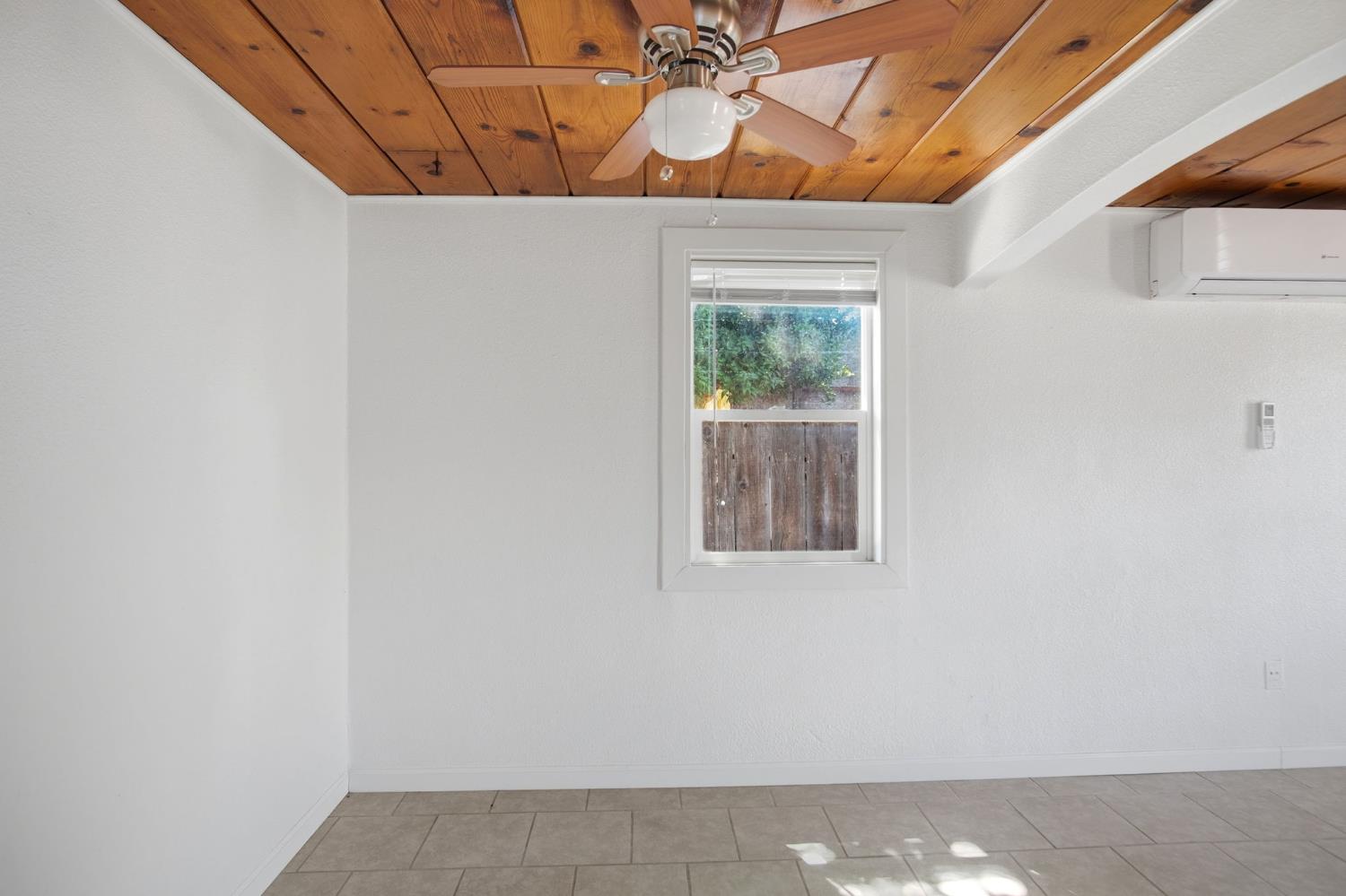 917 9th St, Turlock, CA 95380
