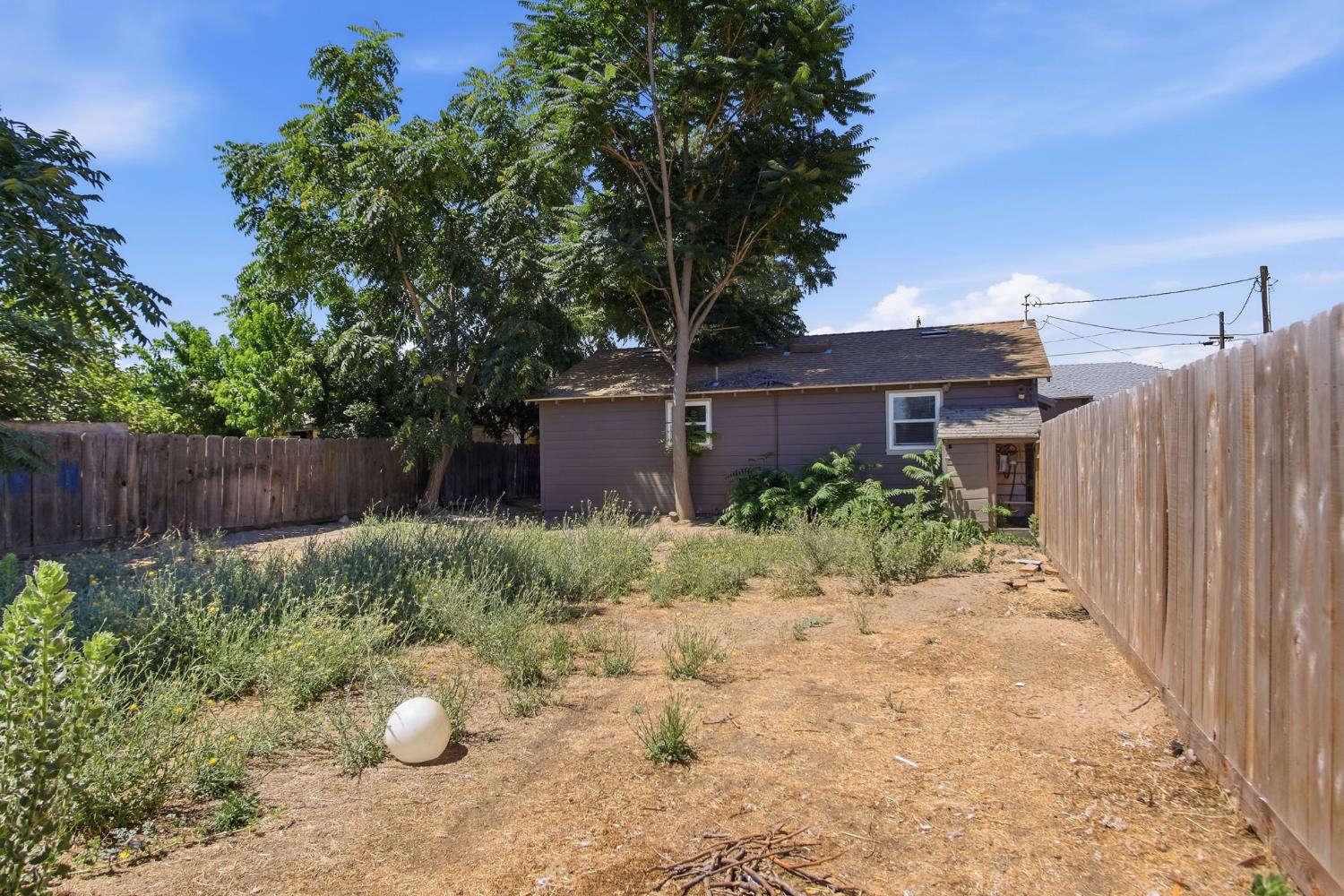 917 9th St, Turlock, CA 95380