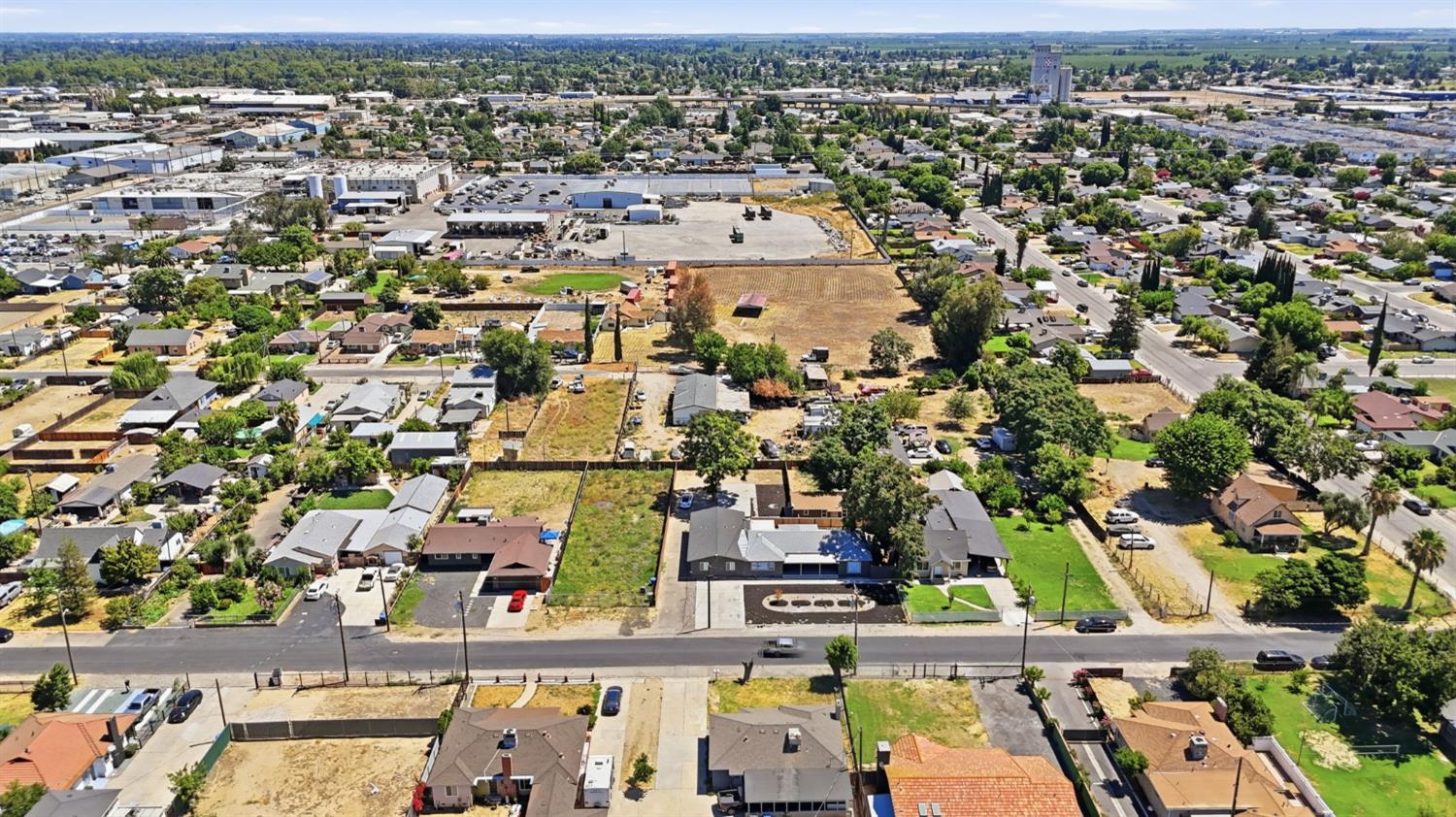 917 9th St, Turlock, CA 95380