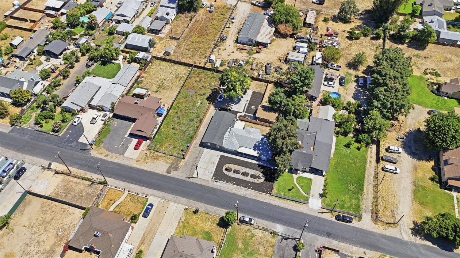 917 9th St, Turlock, CA 95380