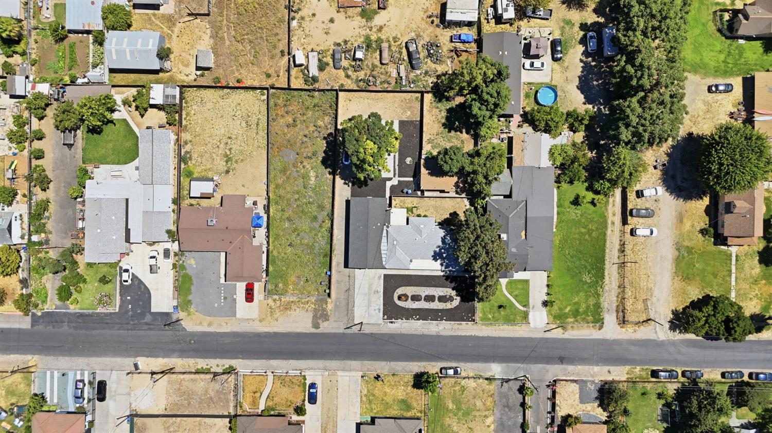 917 9th St, Turlock, CA 95380