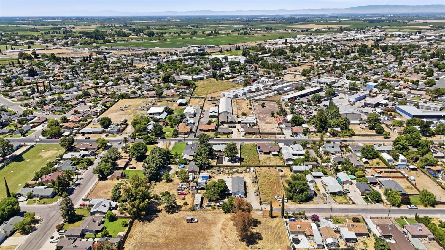 917 9th St, Turlock, CA 95380