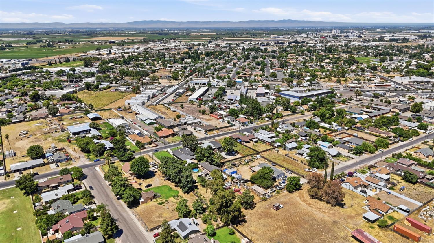 917 9th St, Turlock, CA 95380