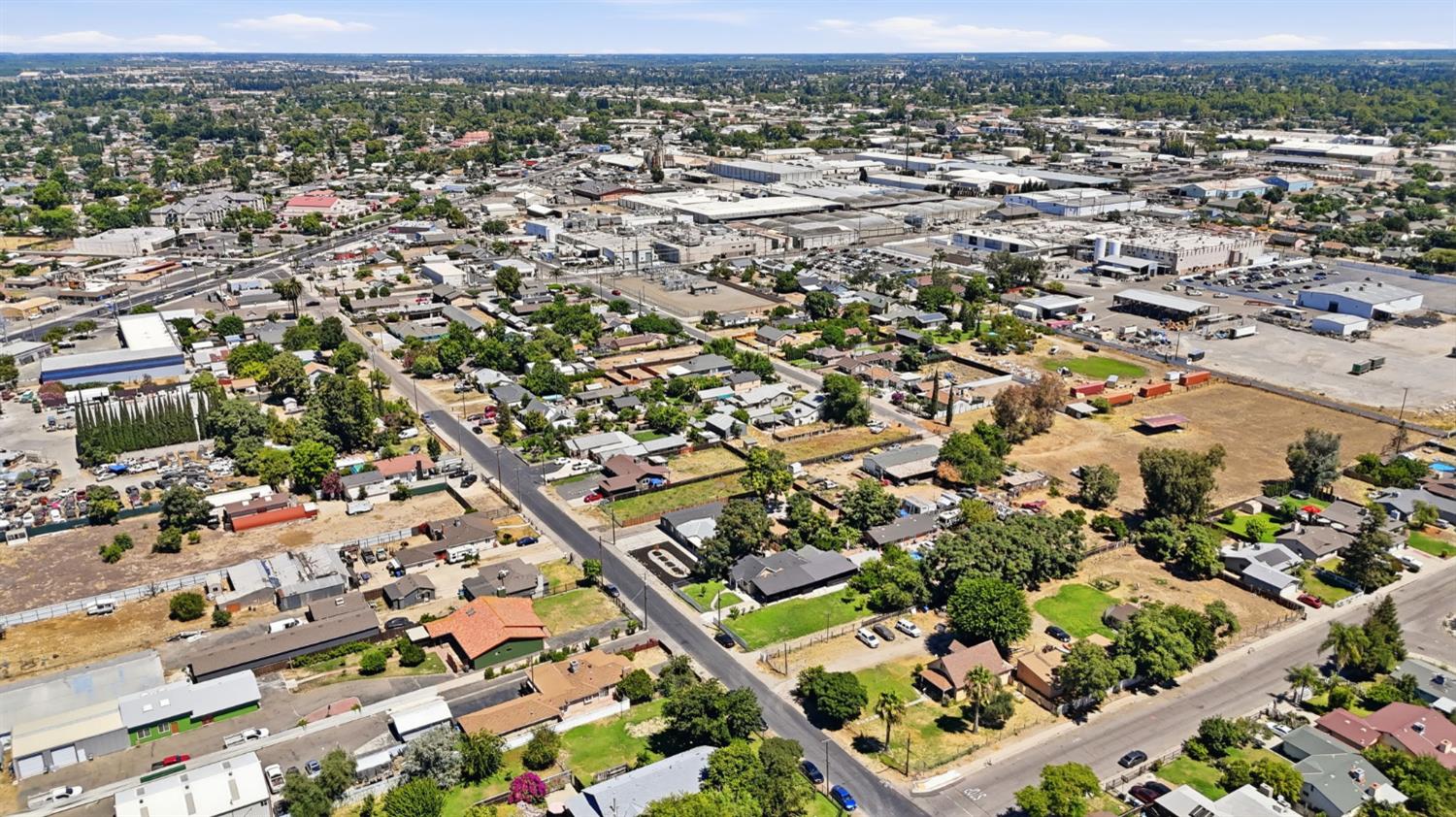 917 9th St, Turlock, CA 95380