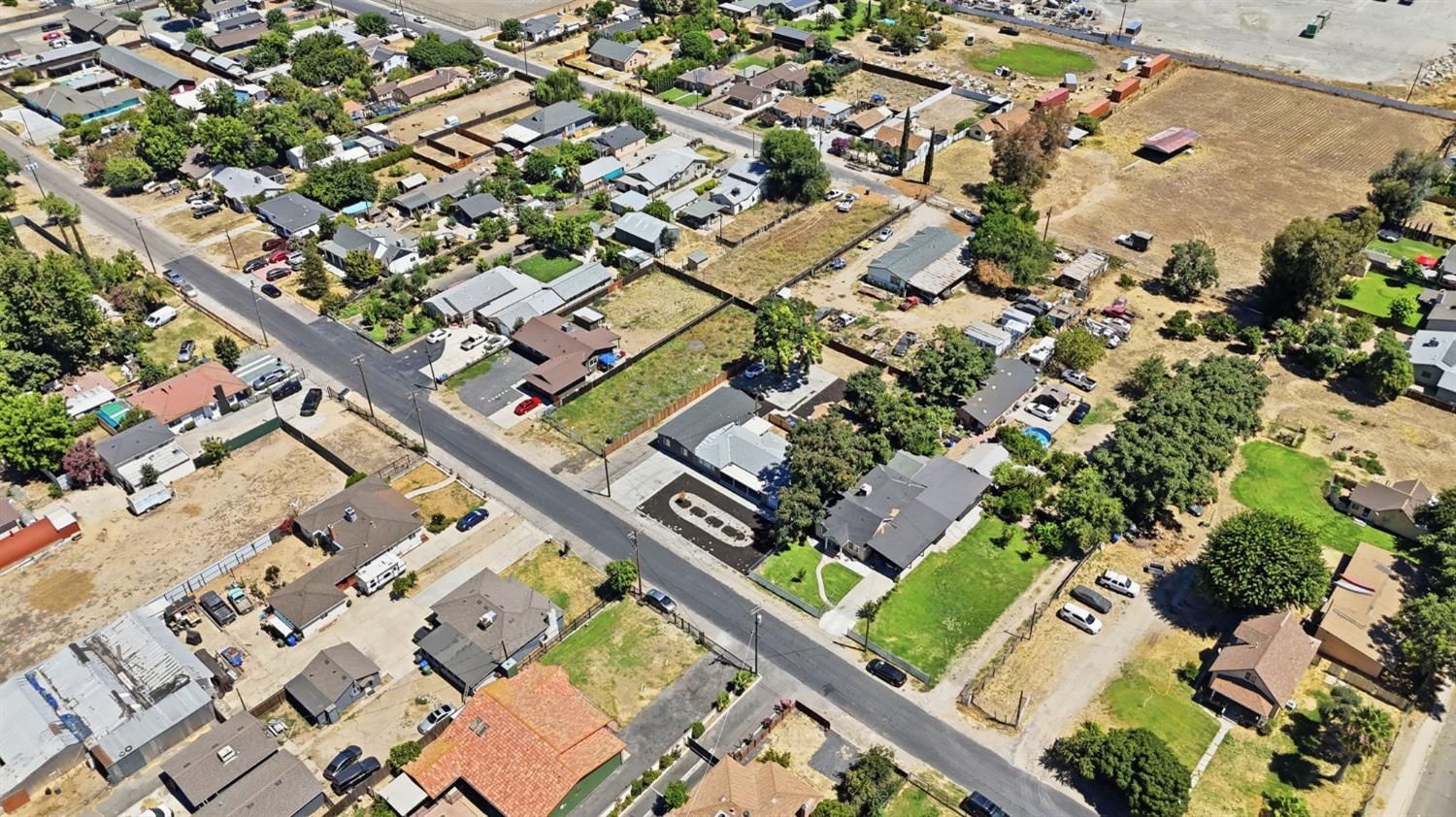 917 9th St, Turlock, CA 95380