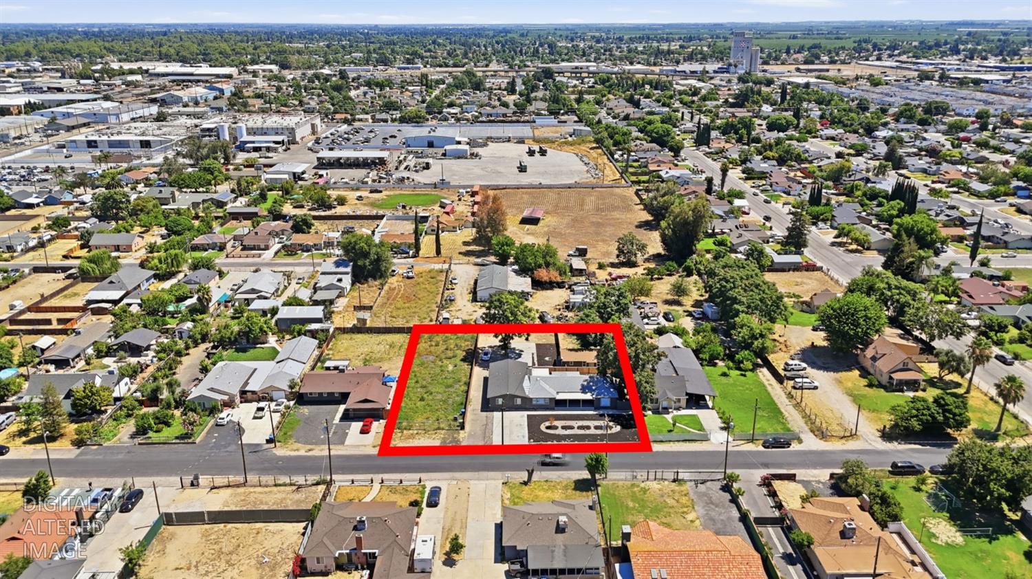 917 9th St, Turlock, CA 95380