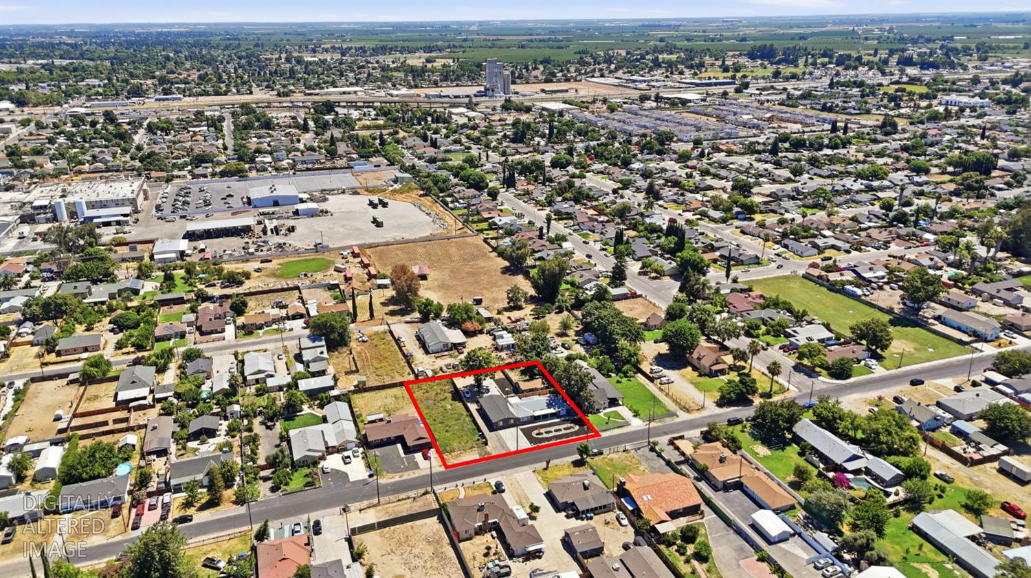 917 9th St, Turlock, CA 95380