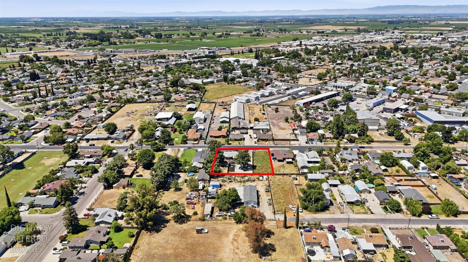 917 9th St, Turlock, CA 95380