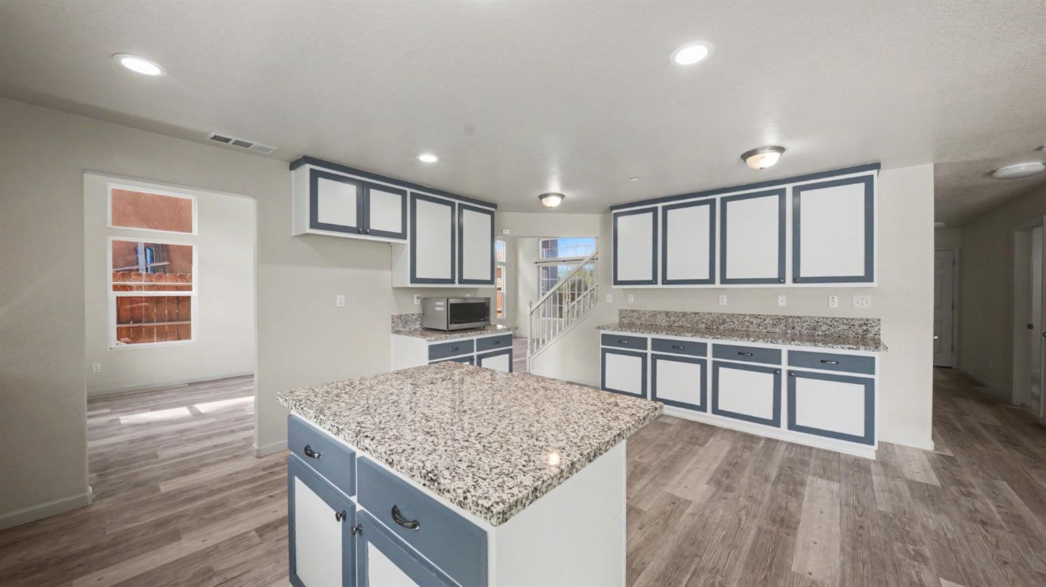 5560 Landon Ln, Riverbank, CA 95367