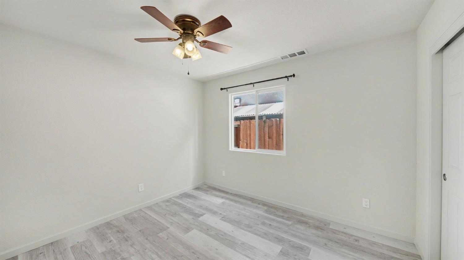 5560 Landon Ln, Riverbank, CA 95367