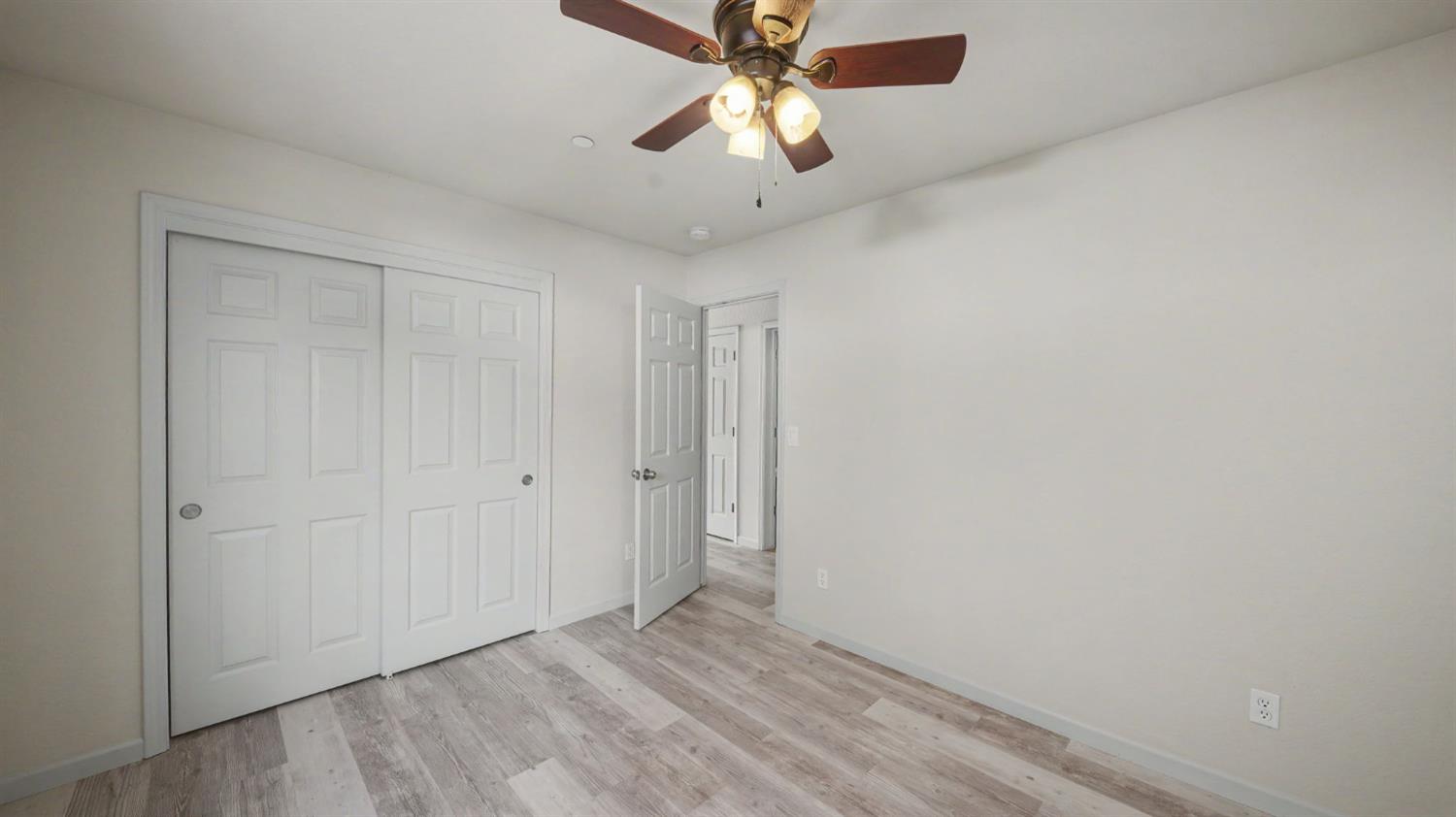 5560 Landon Ln, Riverbank, CA 95367