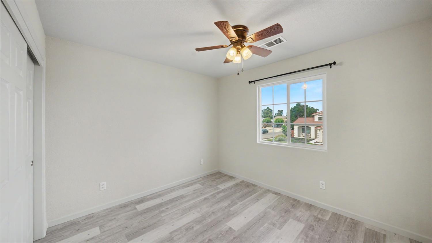 5560 Landon Ln, Riverbank, CA 95367