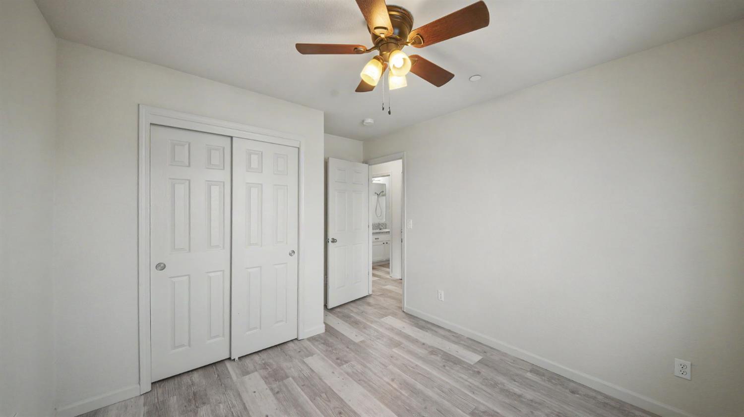 5560 Landon Ln, Riverbank, CA 95367