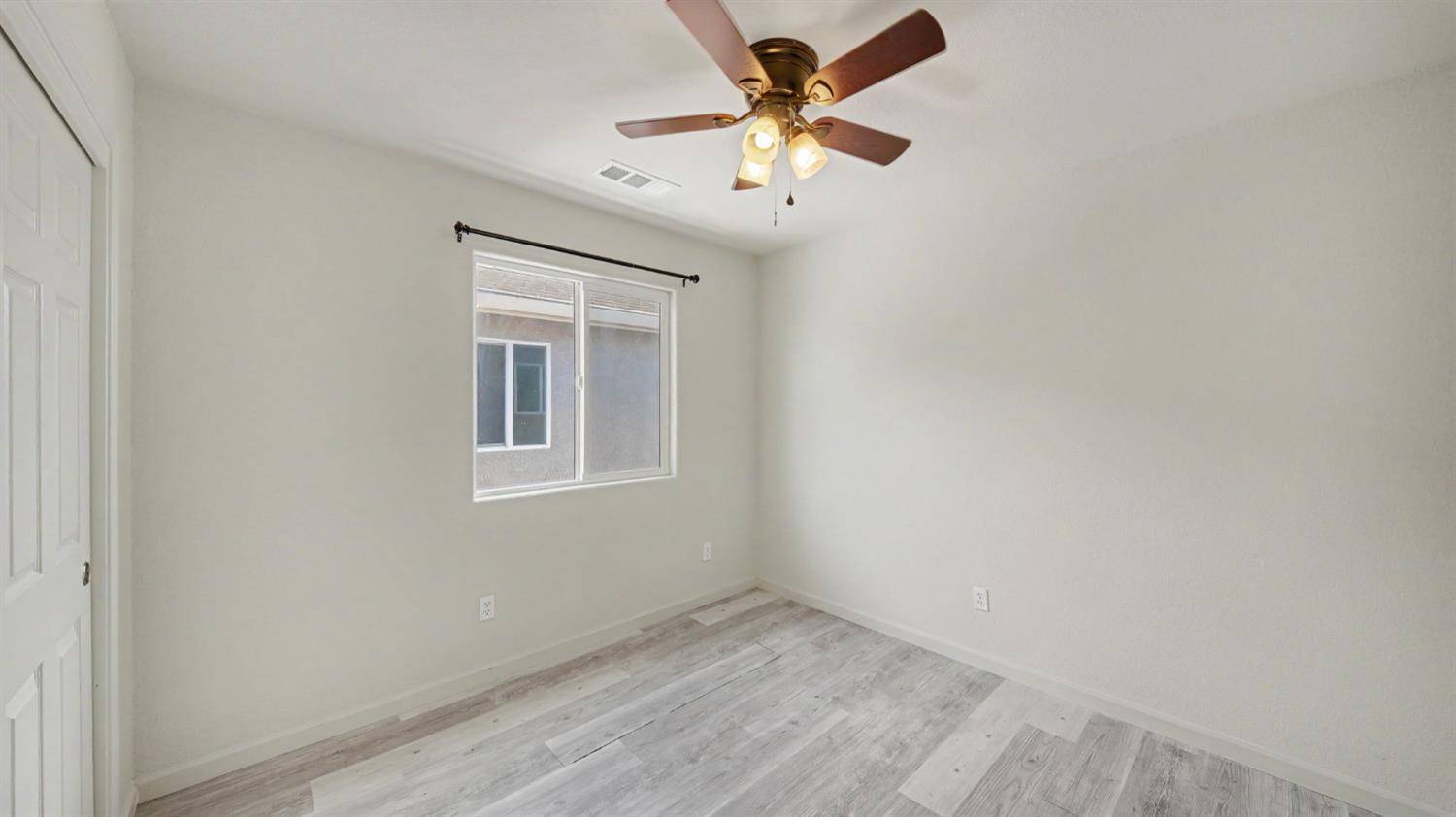 5560 Landon Ln, Riverbank, CA 95367