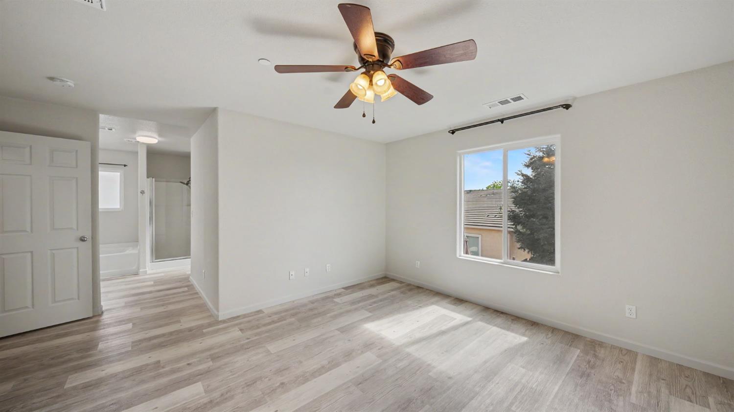 5560 Landon Ln, Riverbank, CA 95367