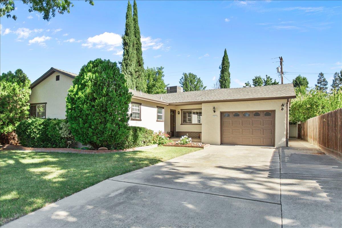 1213 Adel St, Modesto, CA 95350