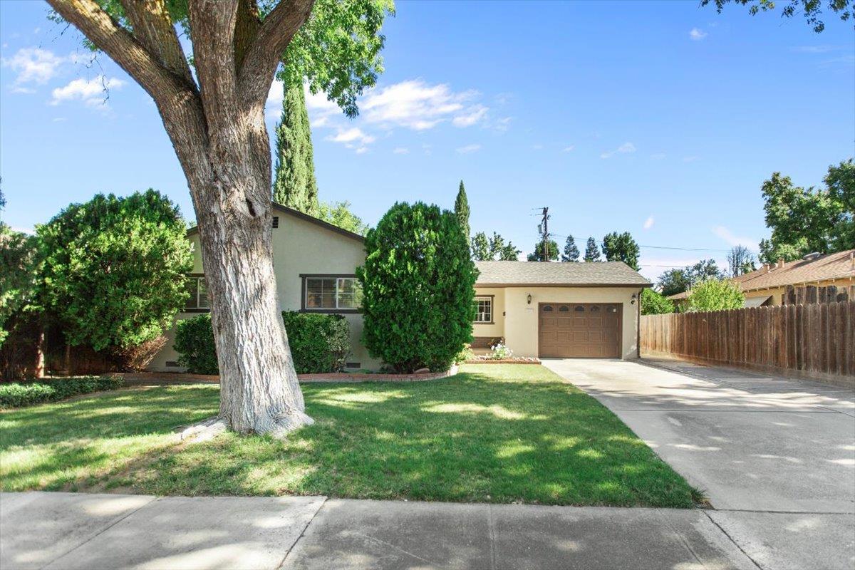 1213 Adel St, Modesto, CA 95350