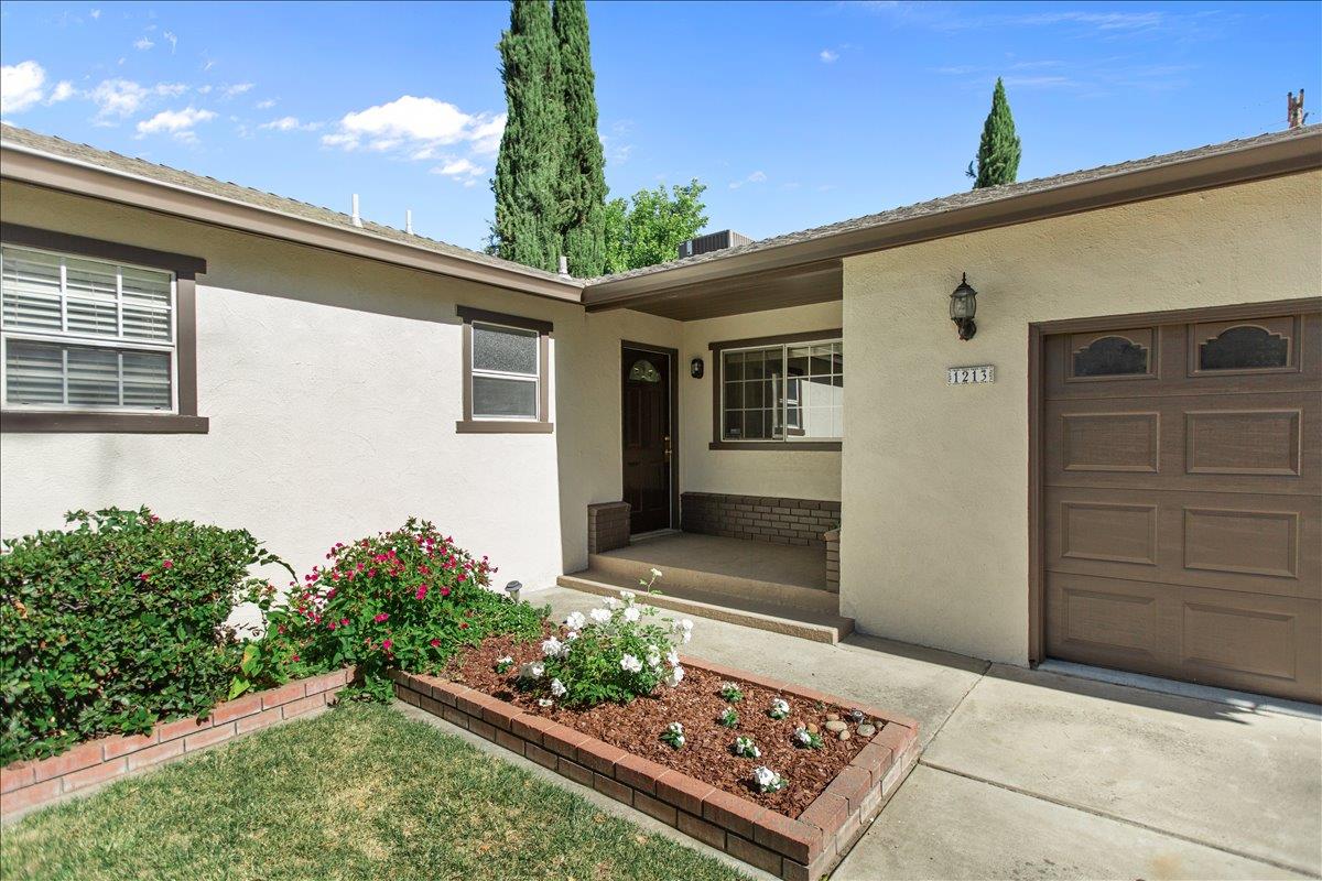 1213 Adel St, Modesto, CA 95350