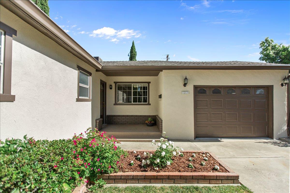 1213 Adel St, Modesto, CA 95350