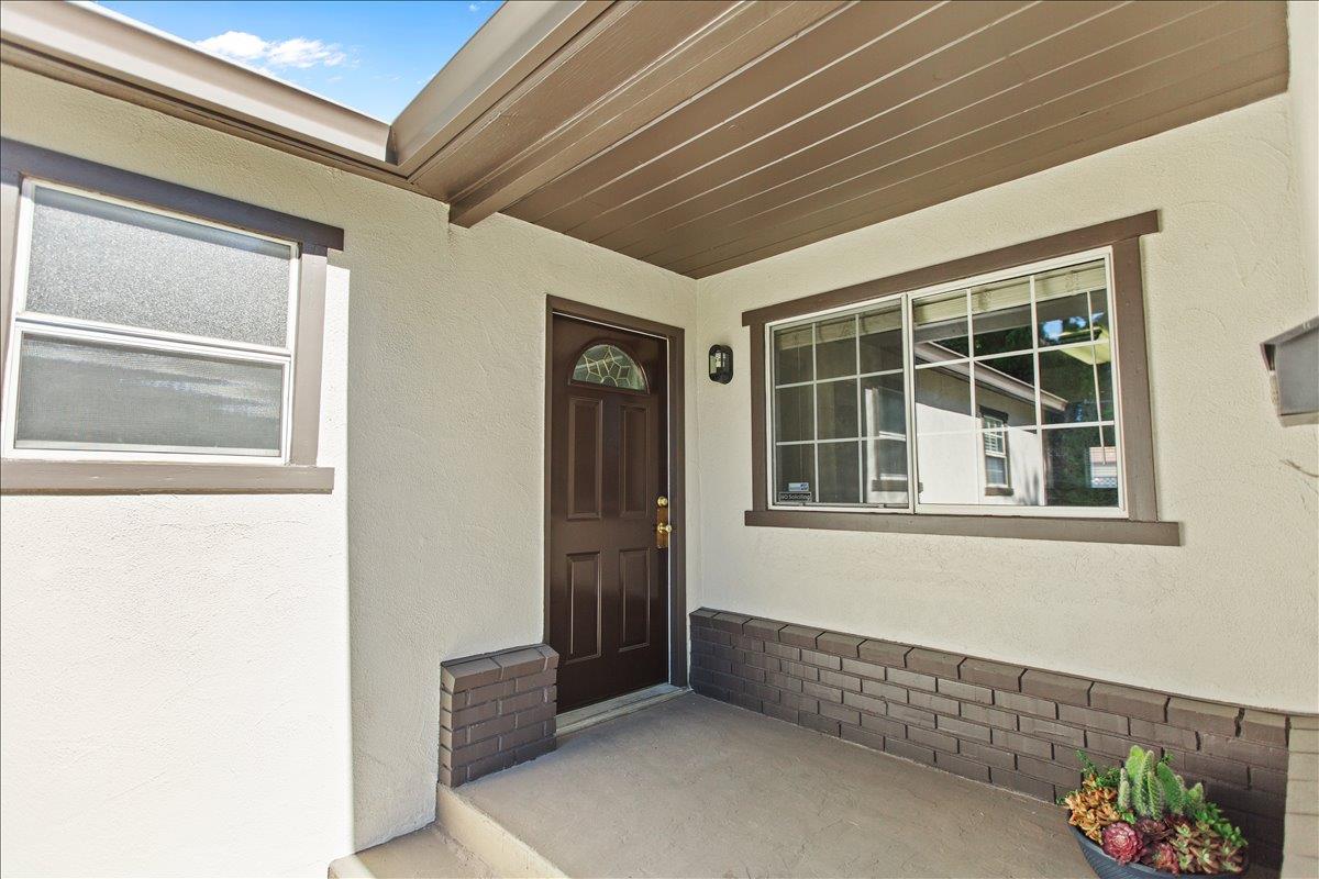 1213 Adel St, Modesto, CA 95350