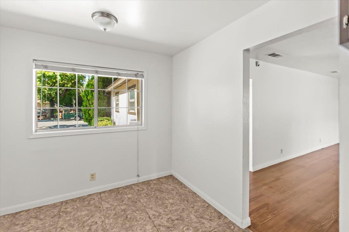 1213 Adel St, Modesto, CA 95350