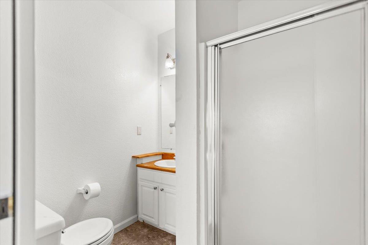 1213 Adel St, Modesto, CA 95350