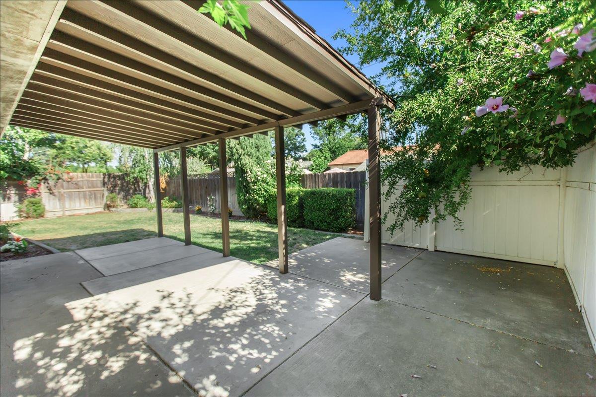 1213 Adel St, Modesto, CA 95350