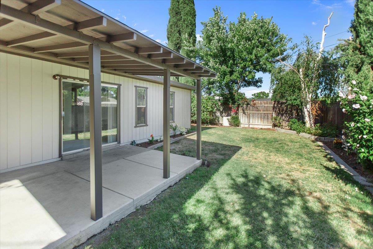 1213 Adel St, Modesto, CA 95350