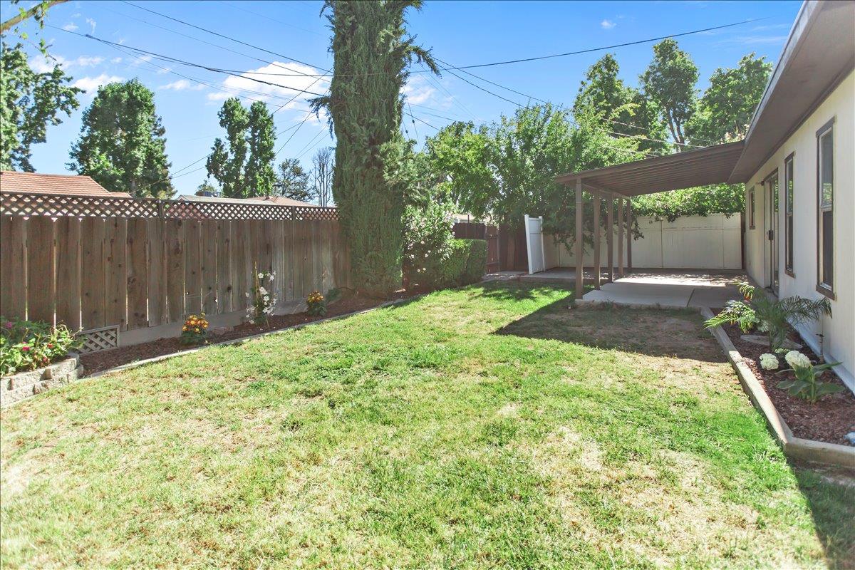 1213 Adel St, Modesto, CA 95350