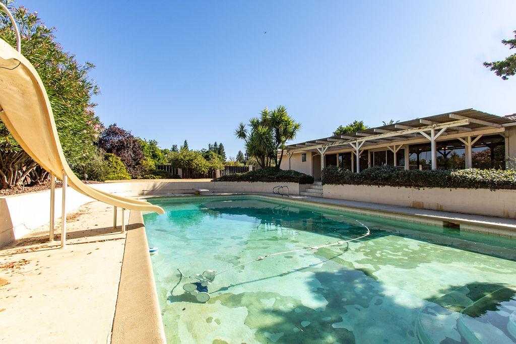 5869 Golf Rd, Merced, CA 95340