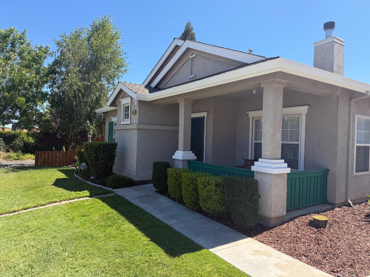 304 Peachcrest Ct, Oakdale, CA 95361