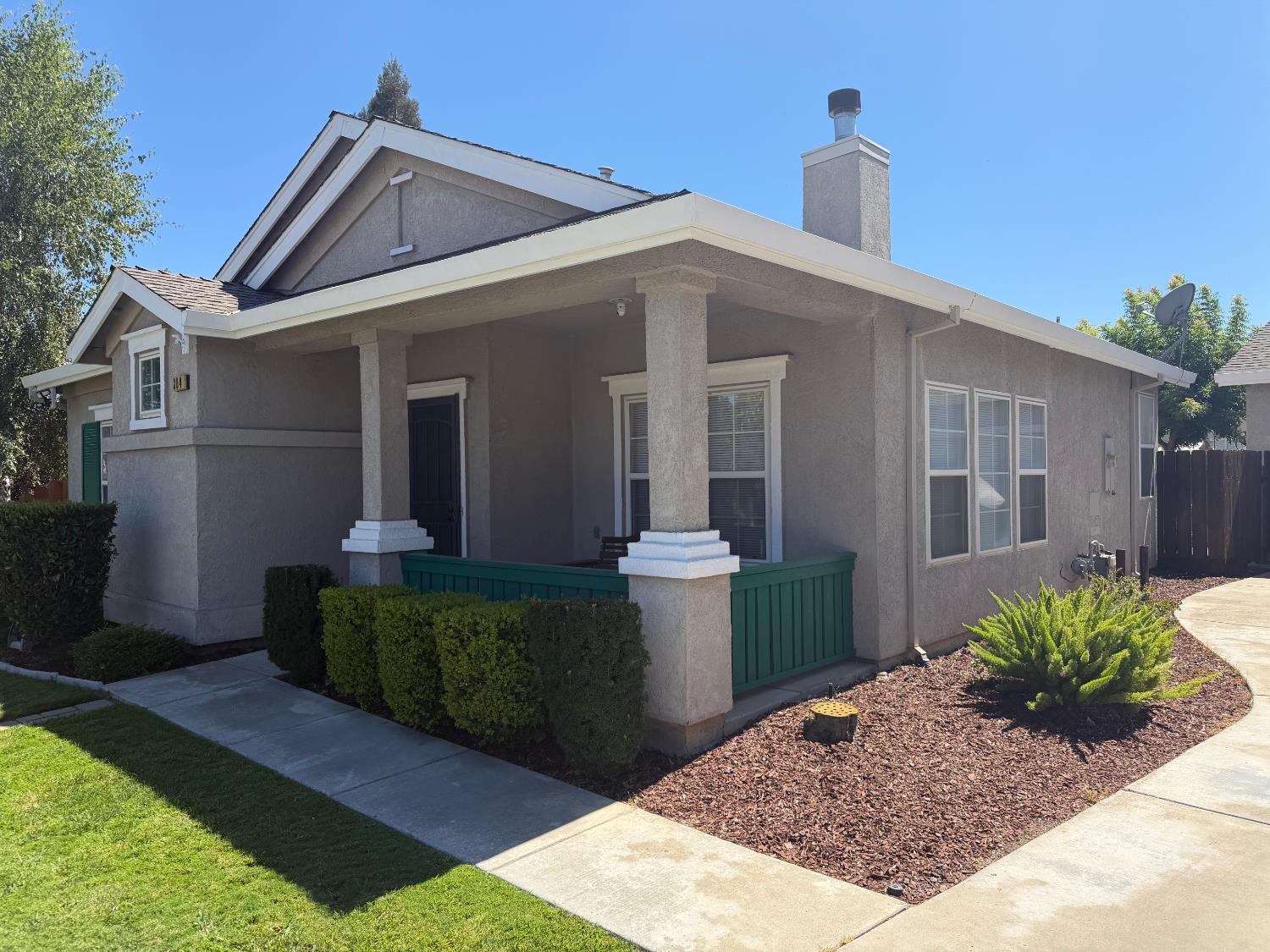 304 Peachcrest Ct, Oakdale, CA 95361
