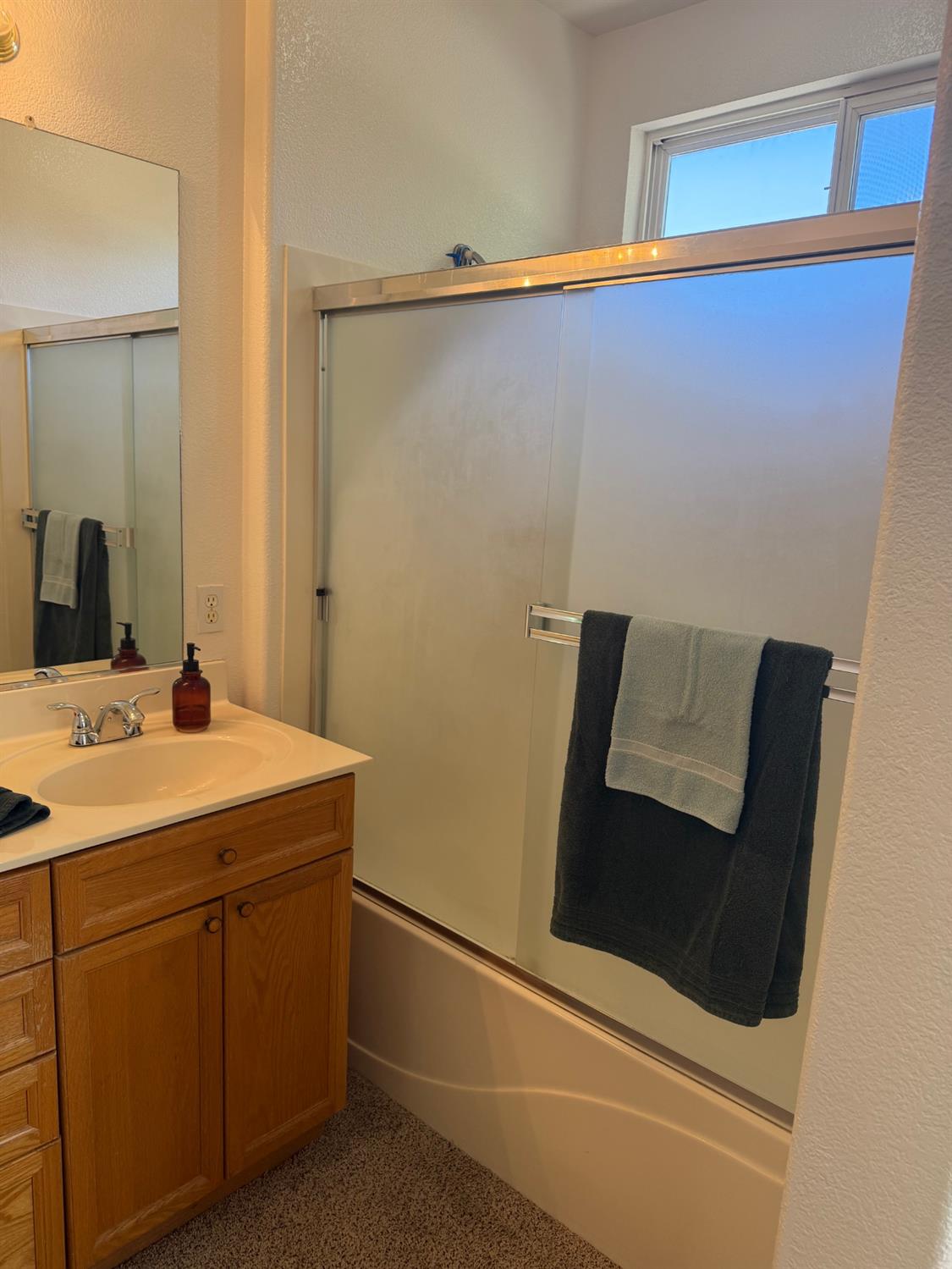 304 Peachcrest Ct, Oakdale, CA 95361