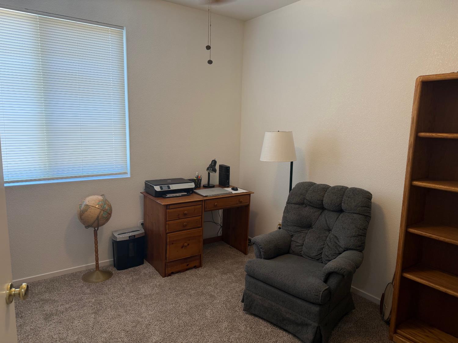 304 Peachcrest Ct, Oakdale, CA 95361