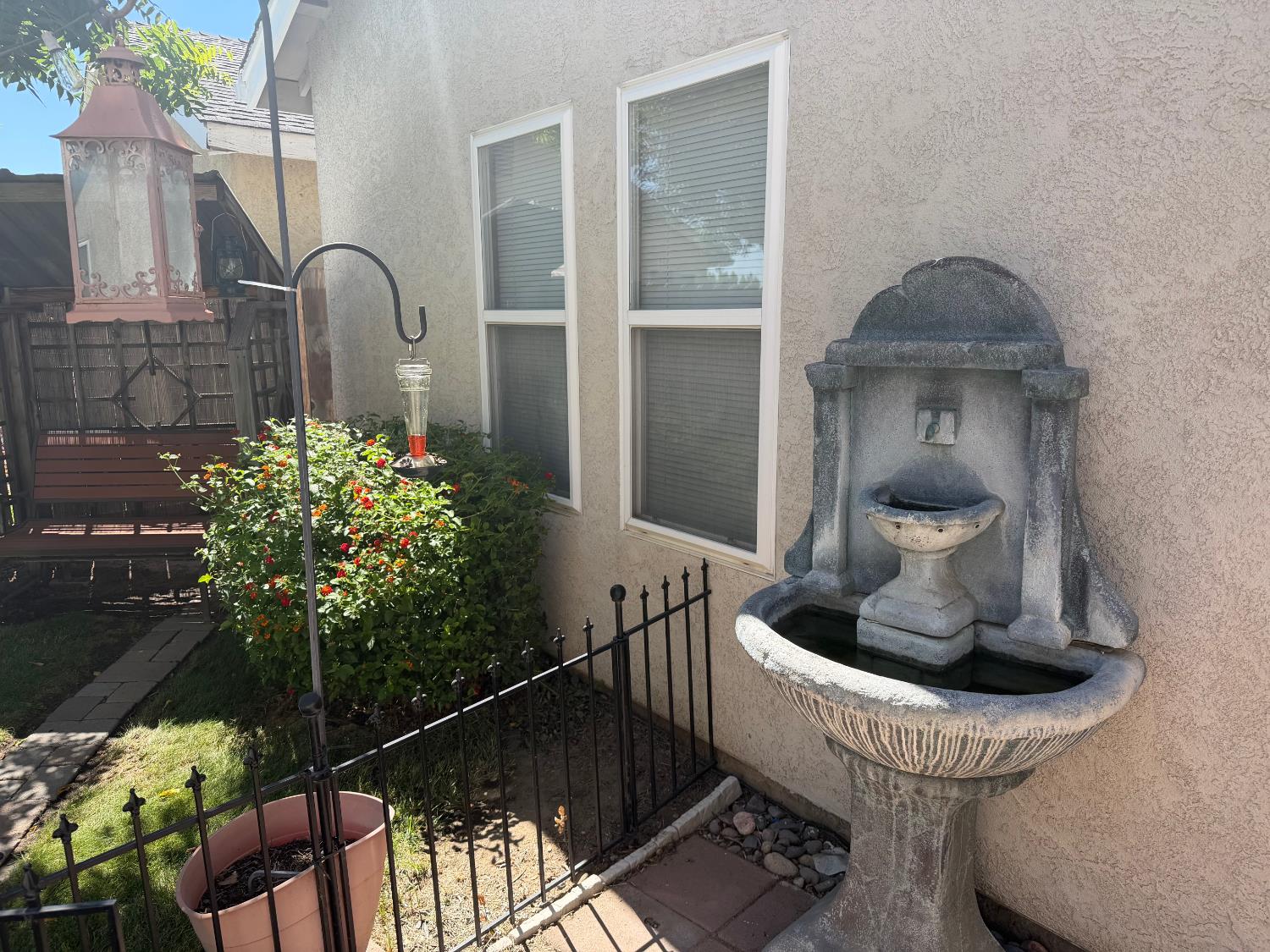 304 Peachcrest Ct, Oakdale, CA 95361