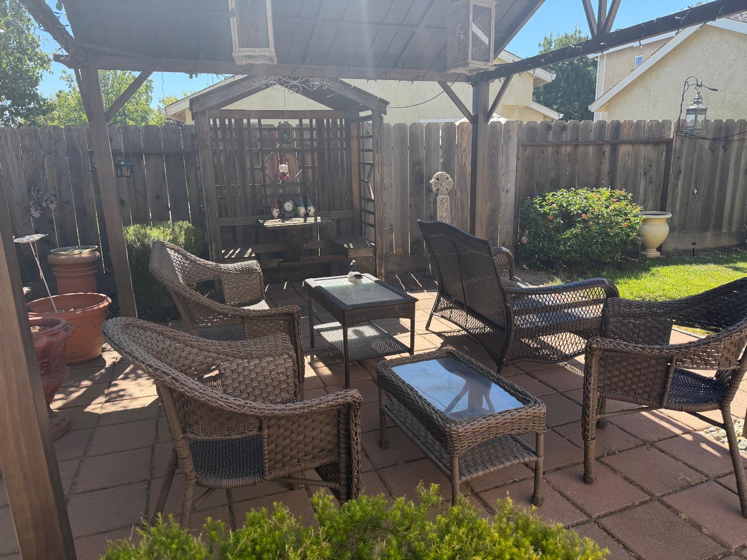 304 Peachcrest Ct, Oakdale, CA 95361