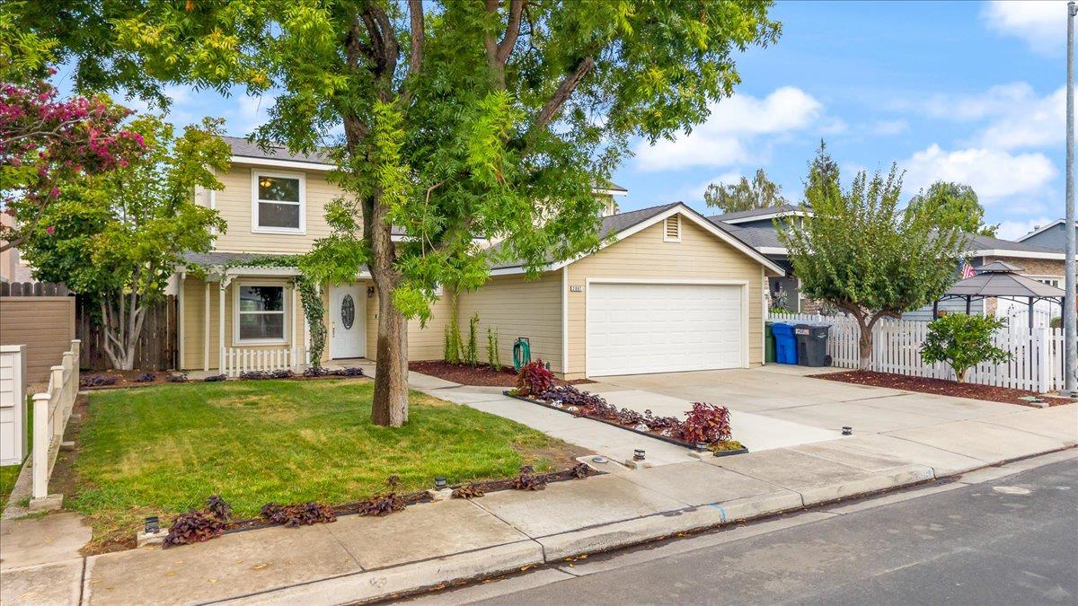 2061 Royal Wood Ln, Turlock, CA 95380