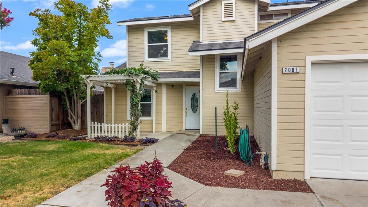 2061 Royal Wood Ln, Turlock, CA 95380