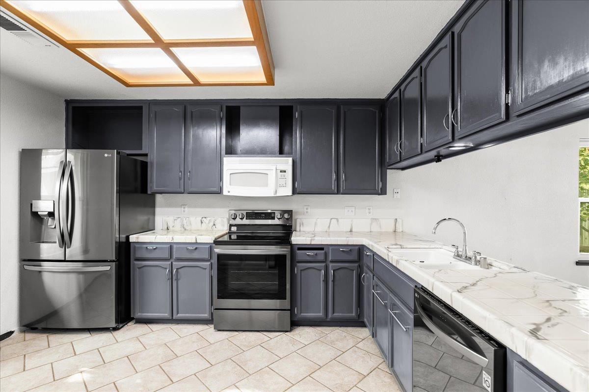 2061 Royal Wood Ln, Turlock, CA 95380