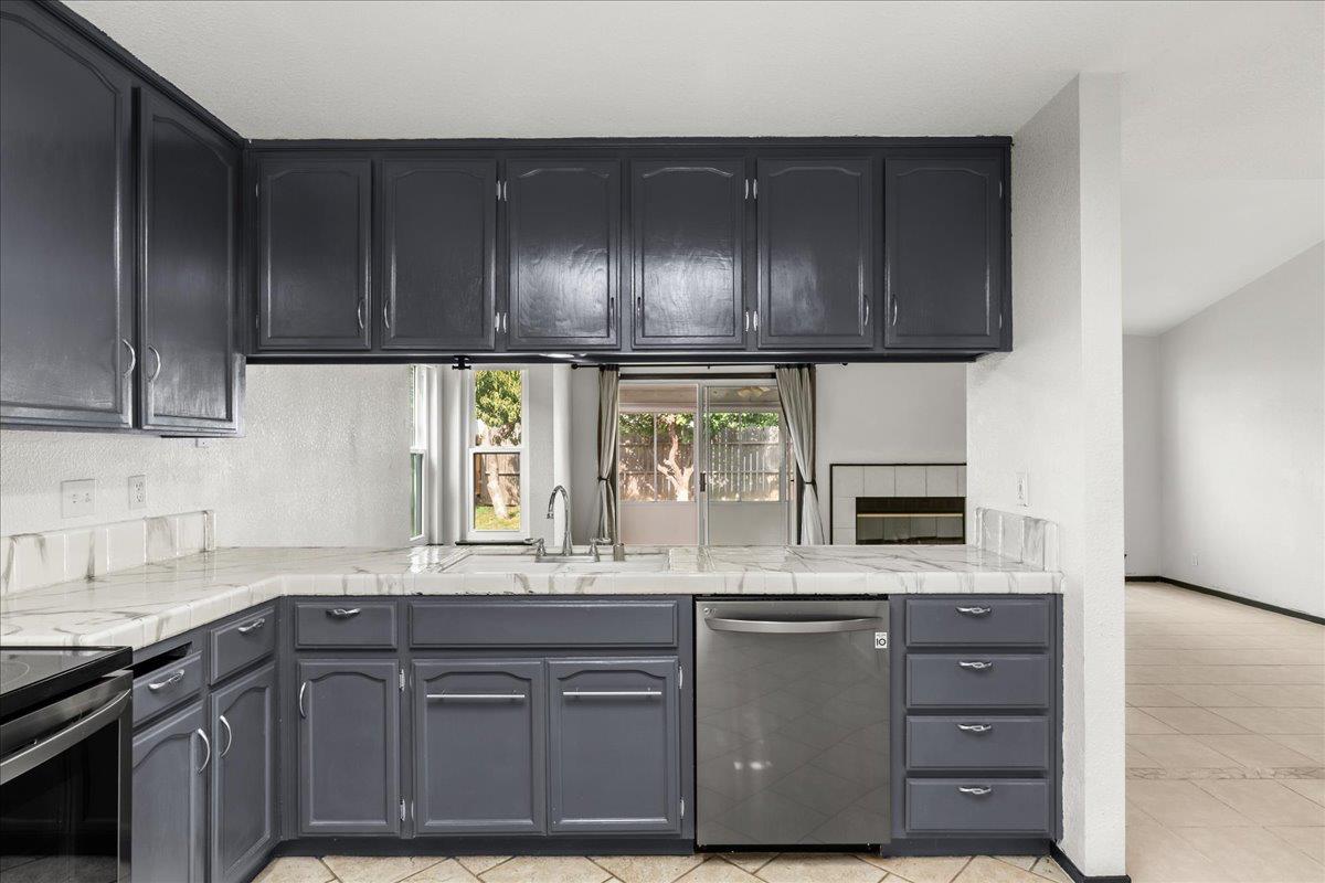 2061 Royal Wood Ln, Turlock, CA 95380