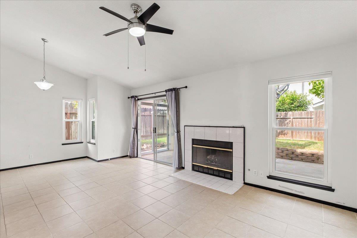 2061 Royal Wood Ln, Turlock, CA 95380
