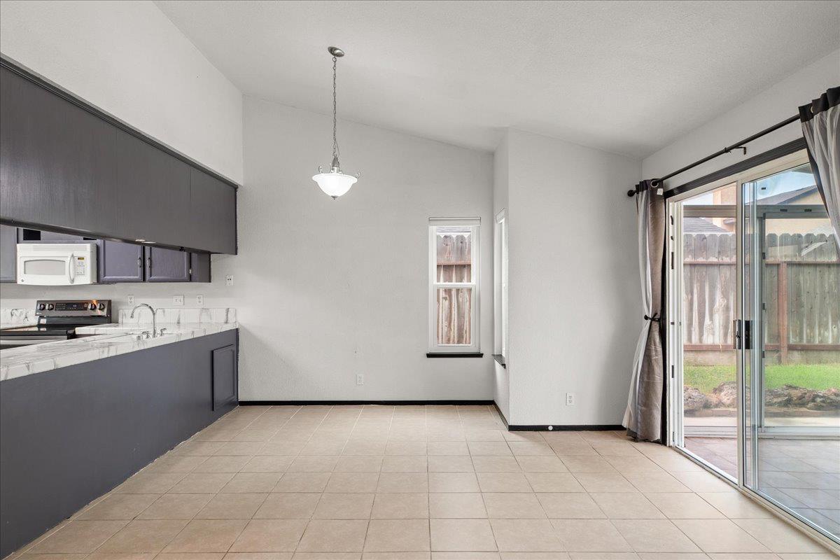 2061 Royal Wood Ln, Turlock, CA 95380
