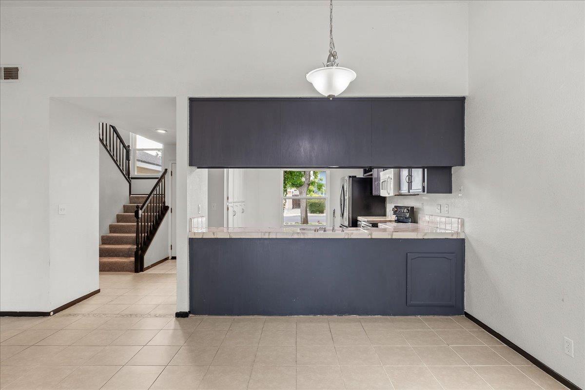 2061 Royal Wood Ln, Turlock, CA 95380