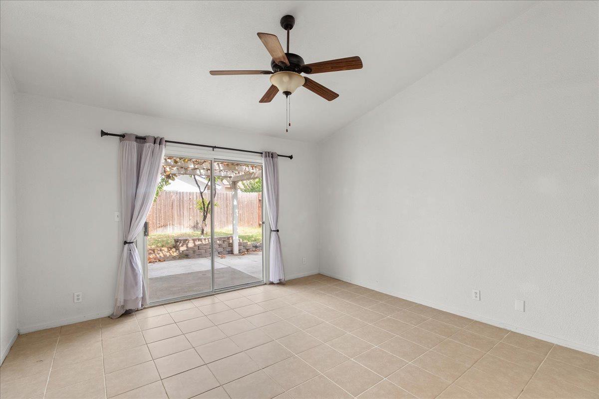 2061 Royal Wood Ln, Turlock, CA 95380