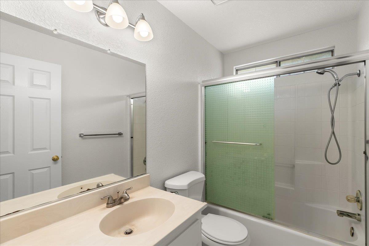 2061 Royal Wood Ln, Turlock, CA 95380