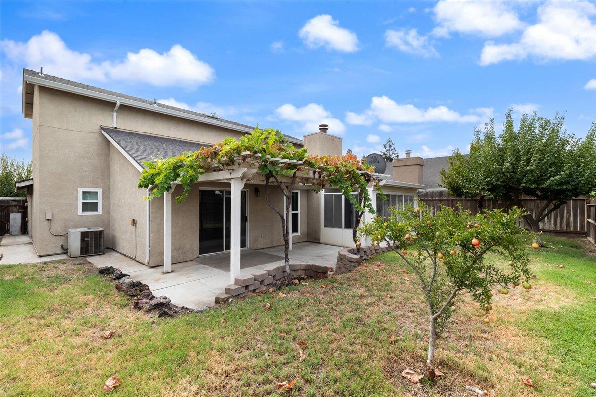 2061 Royal Wood Ln, Turlock, CA 95380