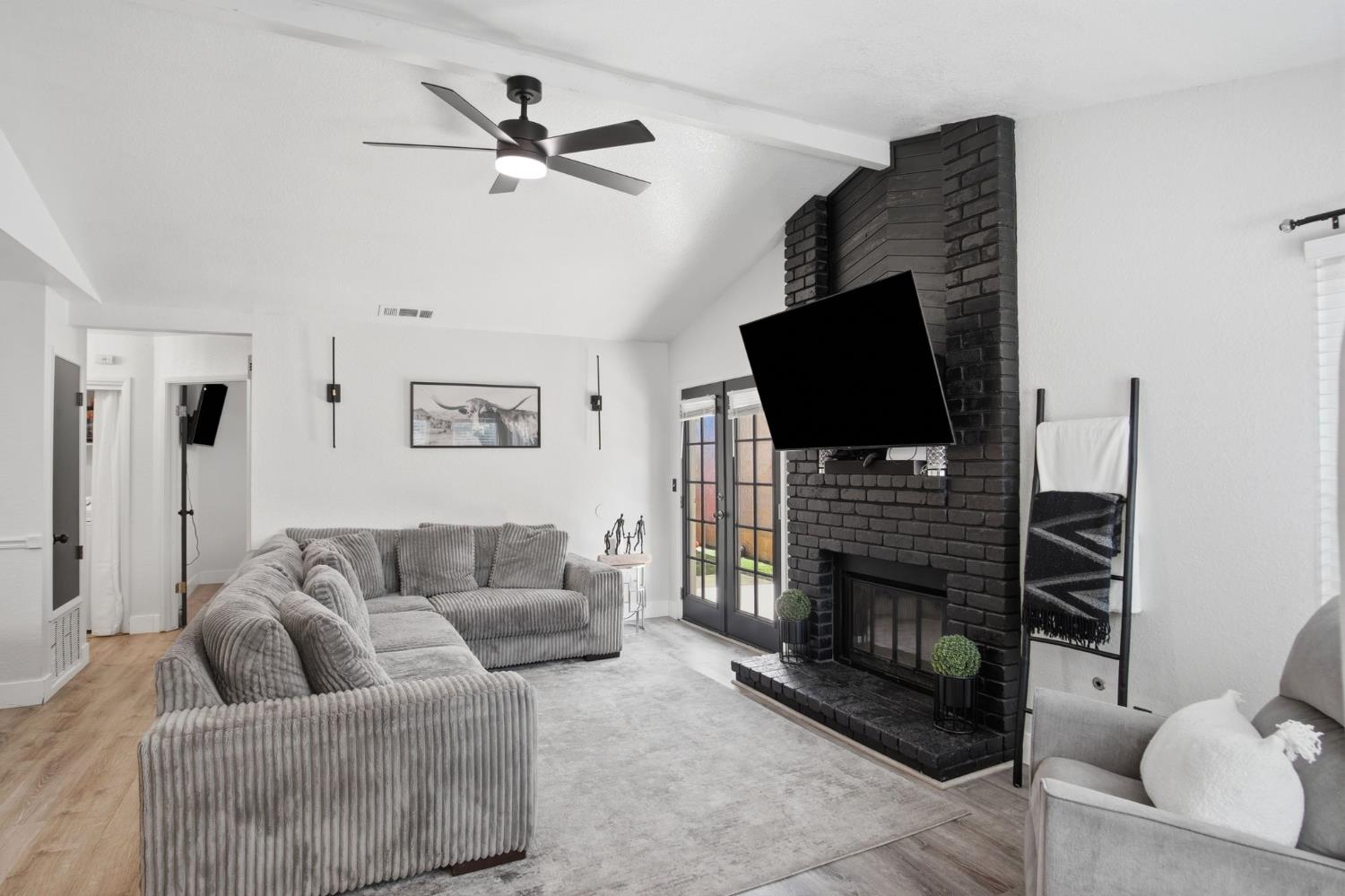 2853 Pamplona Way, Modesto, CA 95354